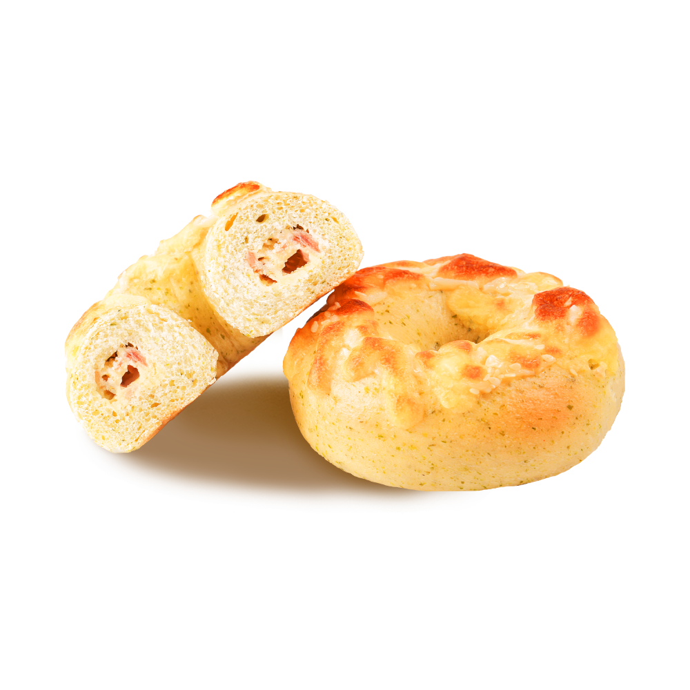 Gouden en knapperige aardappel-bacon-bagel